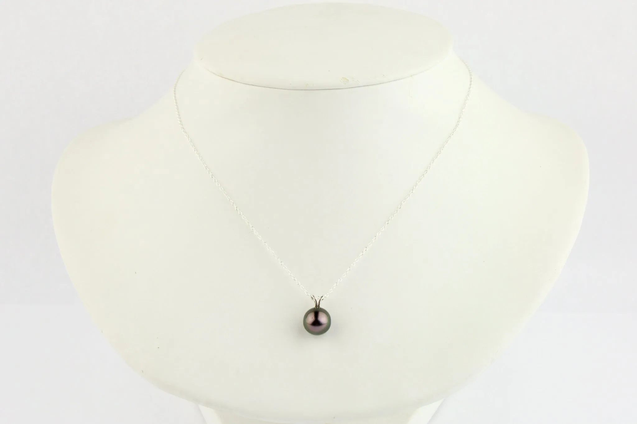 Aubergine Peacock 9mm Tahitian Pearl Necklace on Sterling Silver