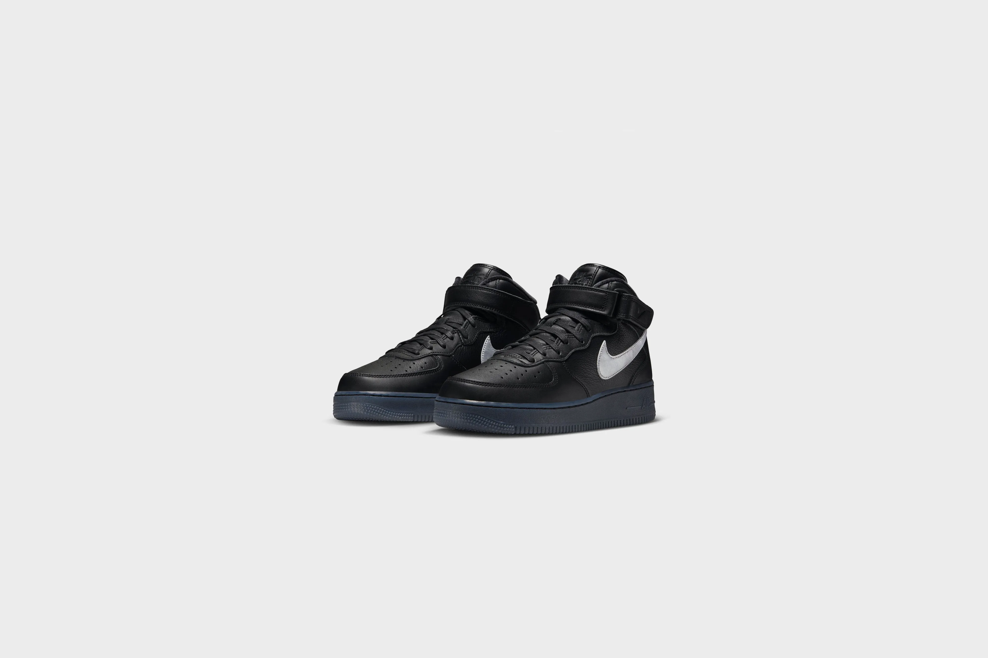 Nike Air Force 1 Mid PRM (Black/Metallic-Silver)