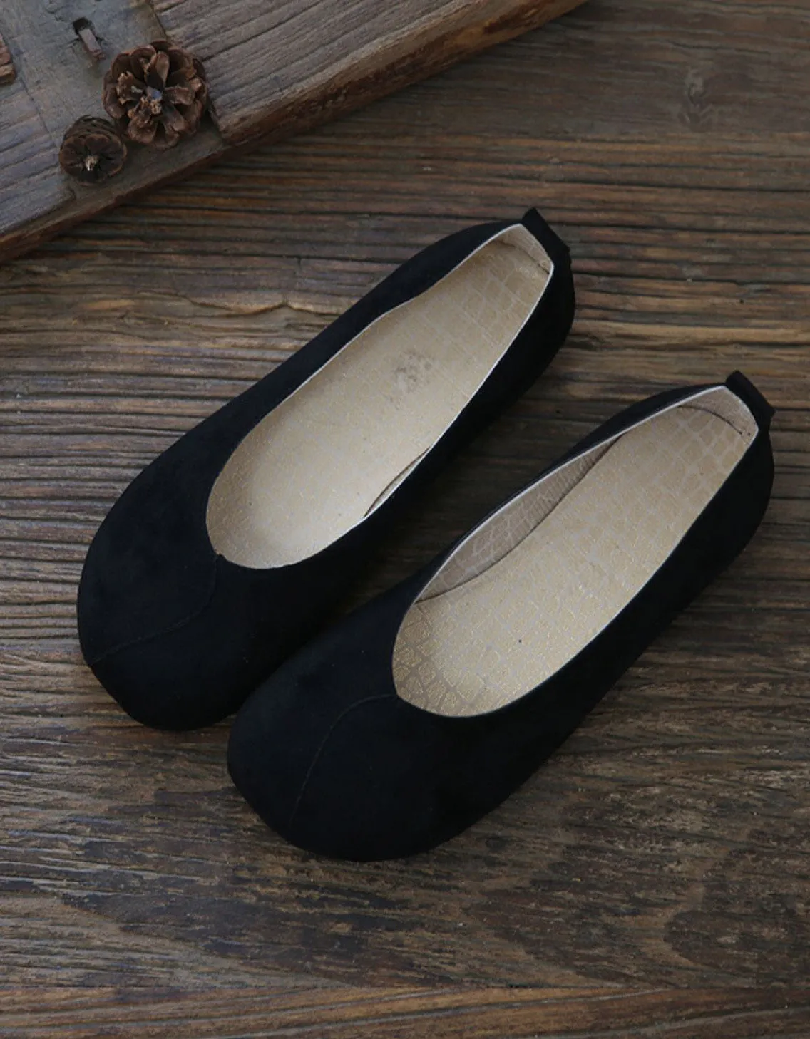 Round Toe Suede Slip-on Flats