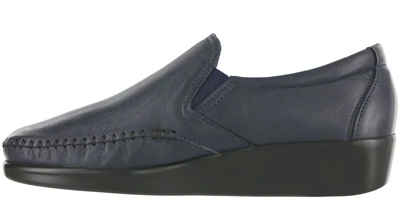 SAS Women's Dream Slip On Loafer NAVY