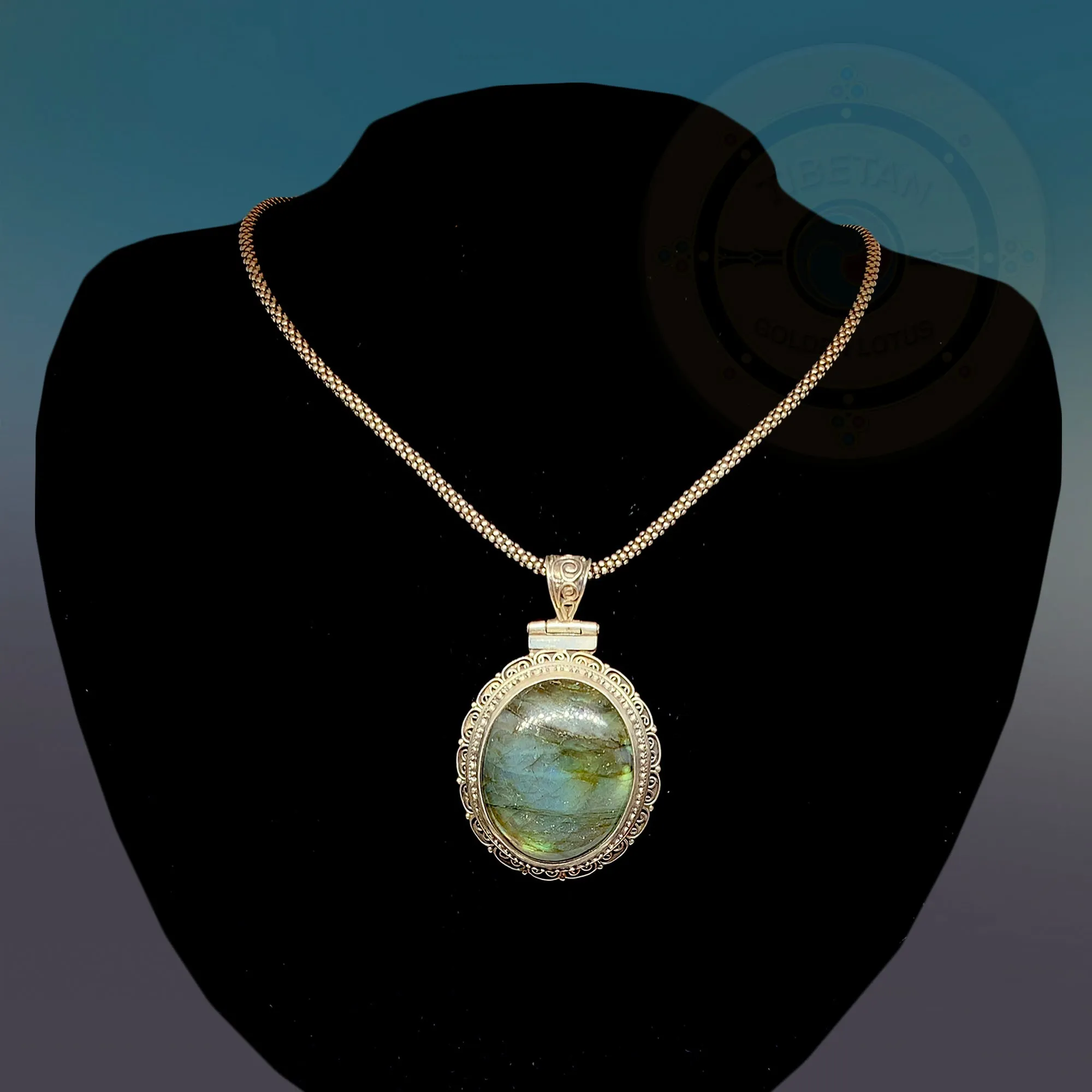 Stunning Blue Flashy Labradorite Pendant Necklace