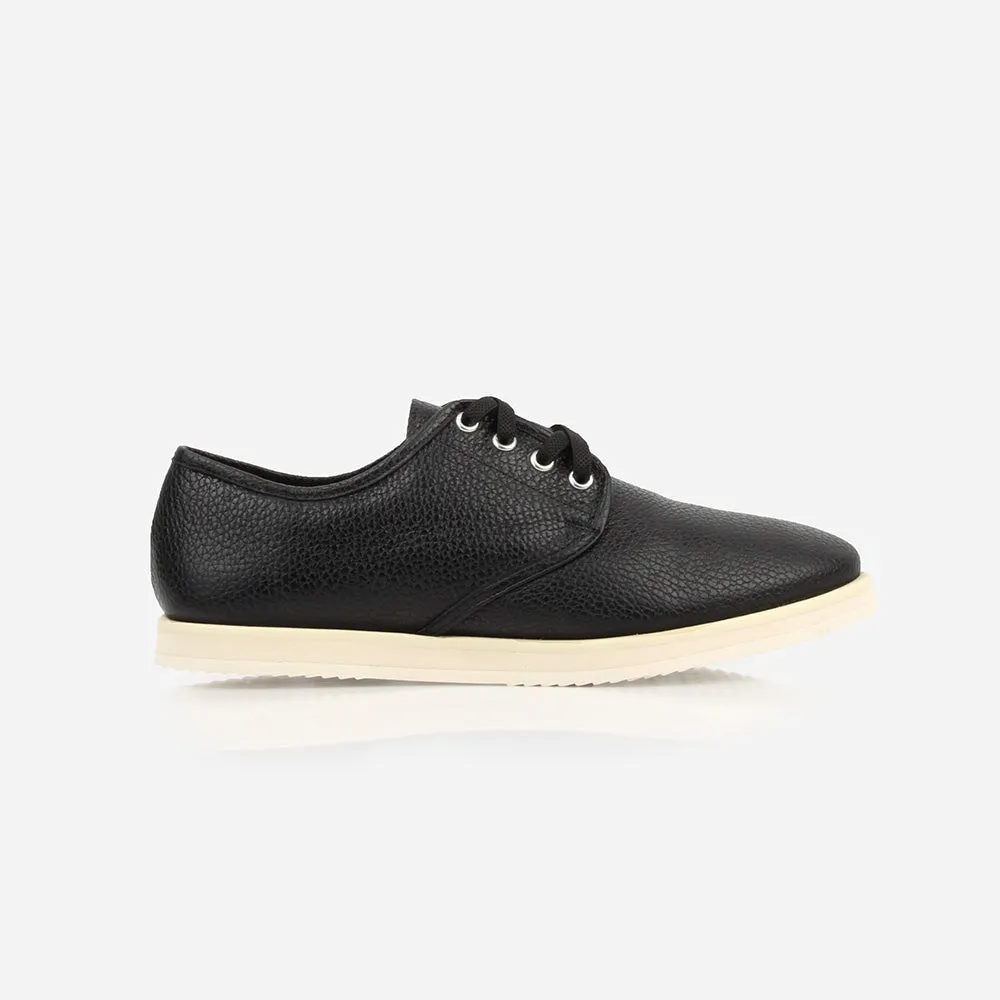 The Eyelet Sneaker Black with Black