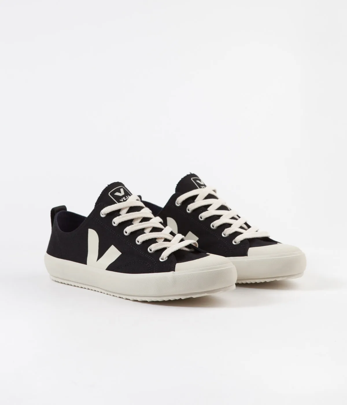 Veja Womens Nova Canvas Shoes - Black / Pierre