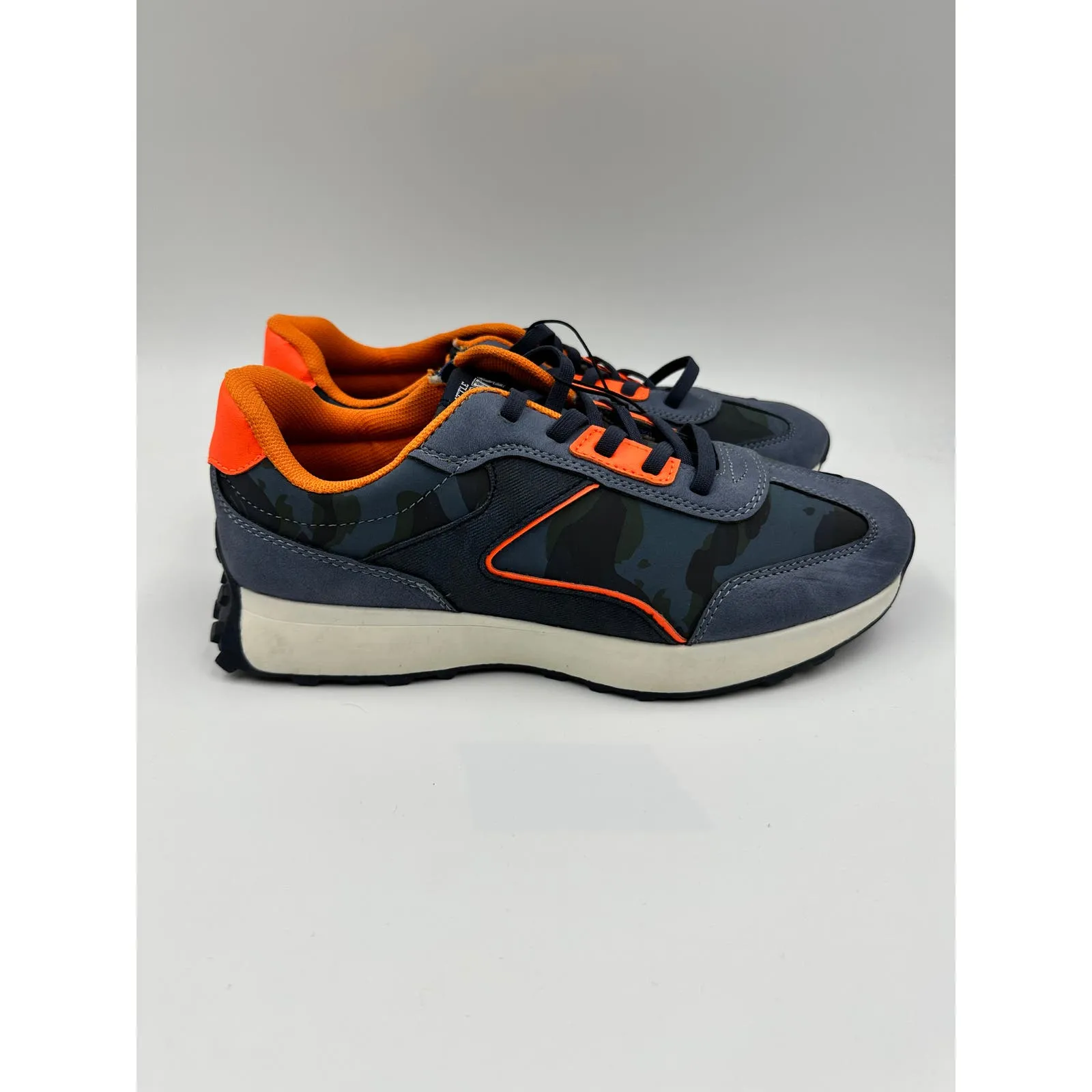 Women's Size 7, Blue Camo with Orange Accents Casual Sneaker